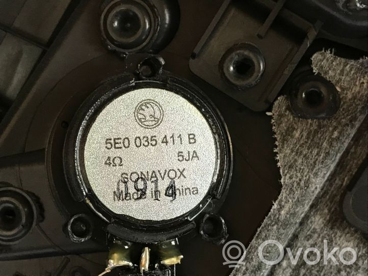 Skoda Octavia Mk3 (5E) Boczki / Poszycie drzwi tylnych 5E9867024M