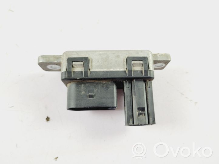 Volvo S90, V90 Glow plug pre-heat relay 31459300