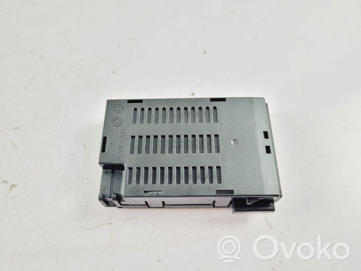 Volkswagen T-Roc USB-pistokeliitin 2G6035736