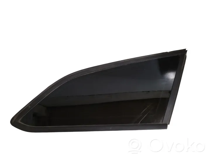 Ford Focus Rear side window/glass 