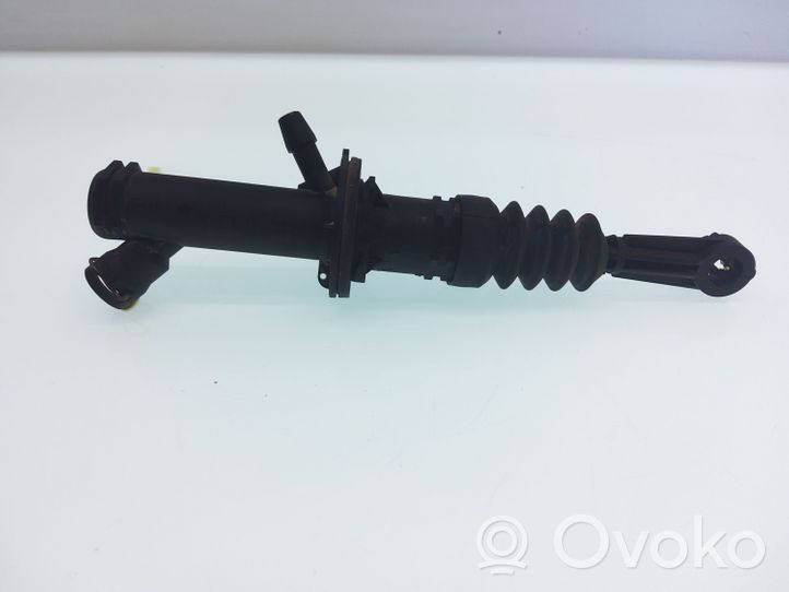 Renault Megane II Główny cylinder sprzęgła 8200151770