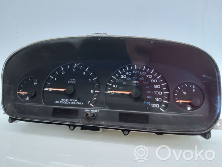 Dodge Caravan Speedometer (instrument cluster) 1N26741022302230