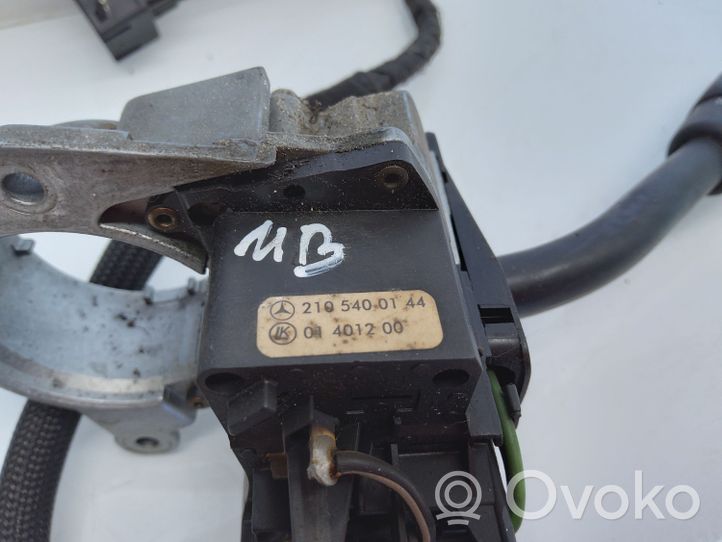 Mercedes-Benz Vaneo W414 Indicator stalk 2105400144