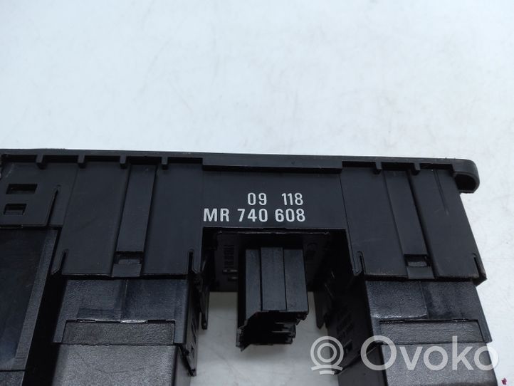 Mitsubishi Carisma Przełącznik świateł MR740608