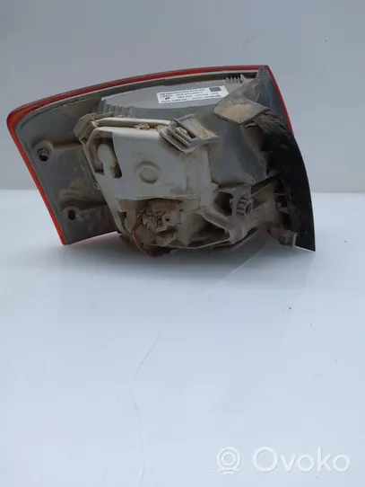 Audi A4 S4 B7 8E 8H Lampa tylna 8E9945096E