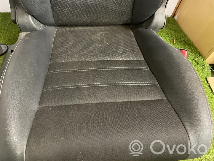 Renault Megane III Asiento delantero del pasajero 