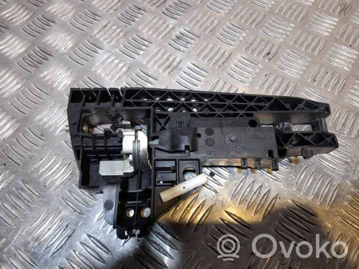 Audi Q5 SQ5 Klamka/wspornik zewnętrzny drzwi przednich 8T08378655