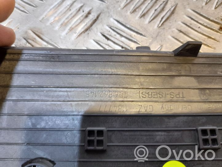 Volkswagen Touareg II Panelės stalčiuko/lentinėlės paklotėlis 7P6862145