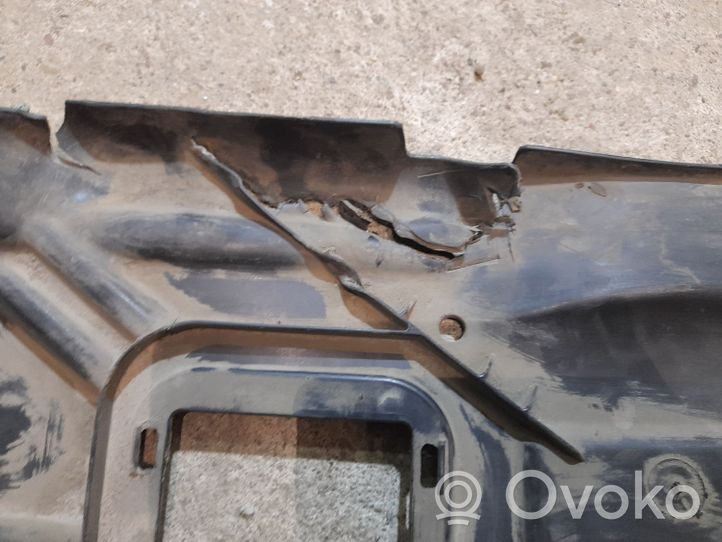 Volkswagen Touareg II Couvercle de plateau inférieur 7P0825202A