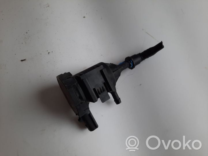 Volkswagen Routan Turboahtimen magneettiventtiili 4891741AA