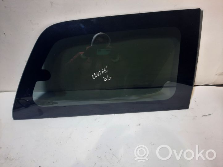 Volkswagen Routan Rear side window/glass 