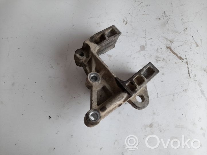 Volkswagen Routan Gearbox mounting bracket 04721336AA