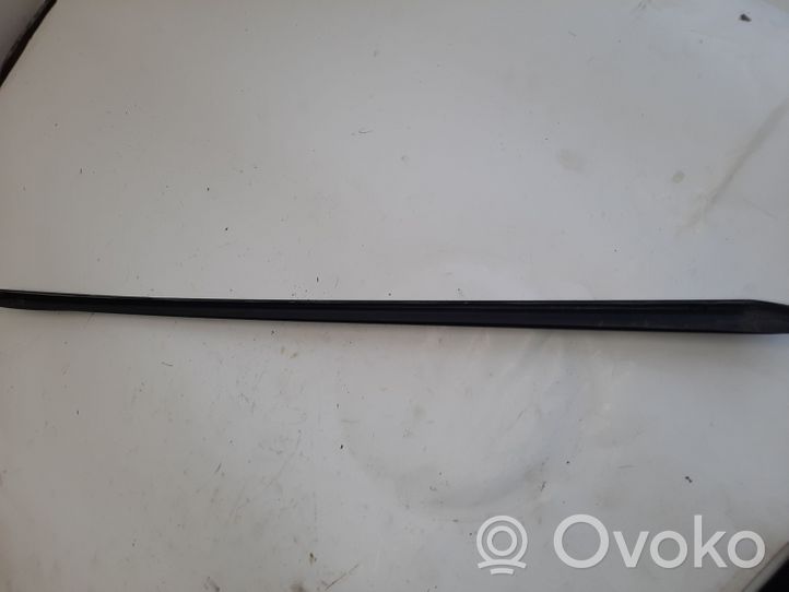 Audi A4 S4 B9 Listwa szyby czołowej / przedniej 8W0854328C