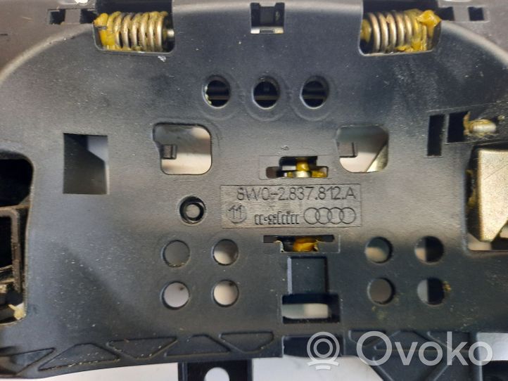 Audi A4 S4 B9 Klamka/wspornik zewnętrzny drzwi tylnych 8W02837812A