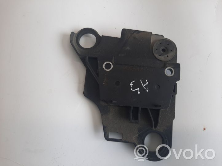 Audi A3 S3 8V ABS-pumpun kiinnike 5Q0614235