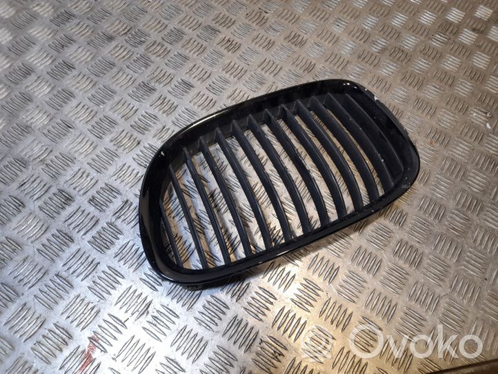 BMW 7 F01 F02 F03 F04 Grille calandre supérieure de pare-chocs avant 7211657