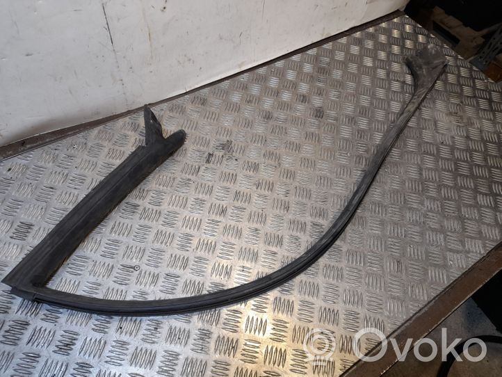 Audi A5 8T 8F Joint de fenêtre de porte avant coupé 8T0845353