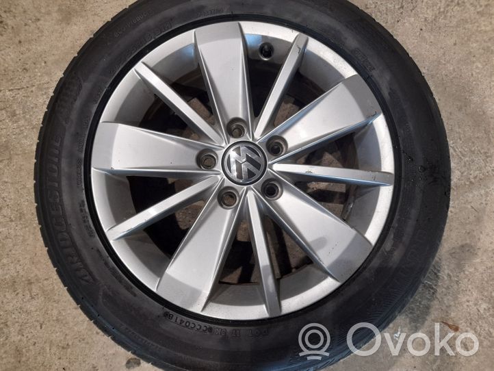 Volkswagen Jetta VI R16 alloy rim 5C0601025AM