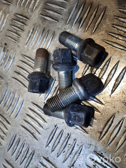 Audi A4 Allroad Nuts/bolts 