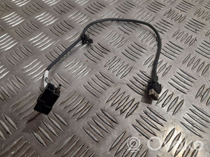 Ford Escape III Connettore plug in USB CJ5T14D202FB