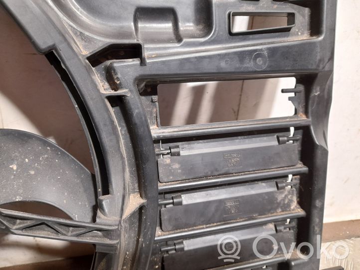 Ford Escape III Osłona wentylatora chłodnicy CV618C607DE