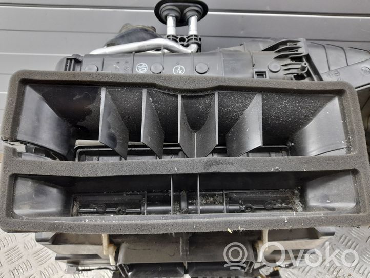 Audi A7 S7 4G Sisälämmityksen ilmastoinnin korin kokoonpano 4G1820005K
