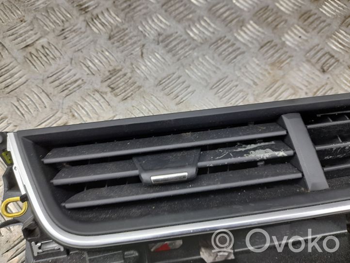 Audi Q7 4M Griglia di ventilazione centrale cruscotto 4M1820902N