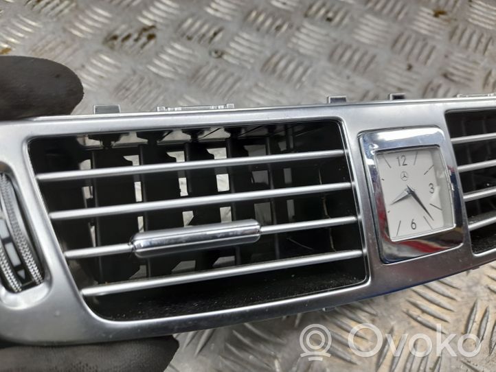 Mercedes-Benz CLS C218 X218 Griglia di ventilazione centrale cruscotto A2188300054