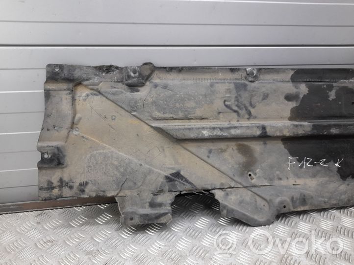 BMW 6 F12 F13 Šoninė dugno apsauga 7244185