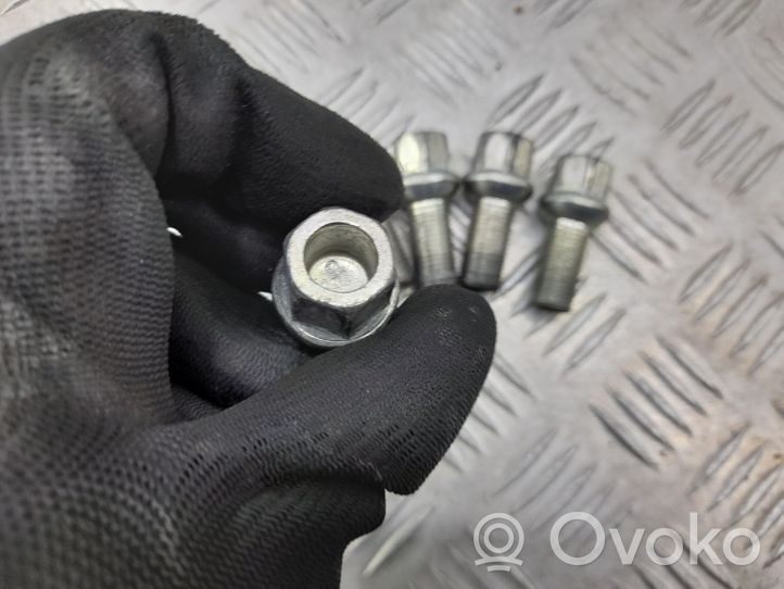 Audi A4 S4 B9 Nuts/bolts 