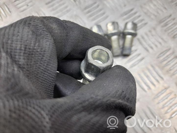 Audi A4 S4 B9 Nuts/bolts 