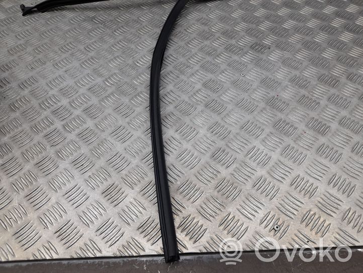 Audi Q7 4M Rivestimento modanatura del vetro della portiera anteriore 4M0837432