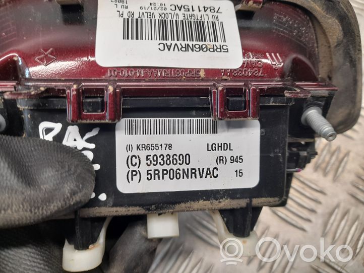 Chrysler Pacifica Takaluukun/tavaratilan luukun ulkokahva 5RP06NRVAC