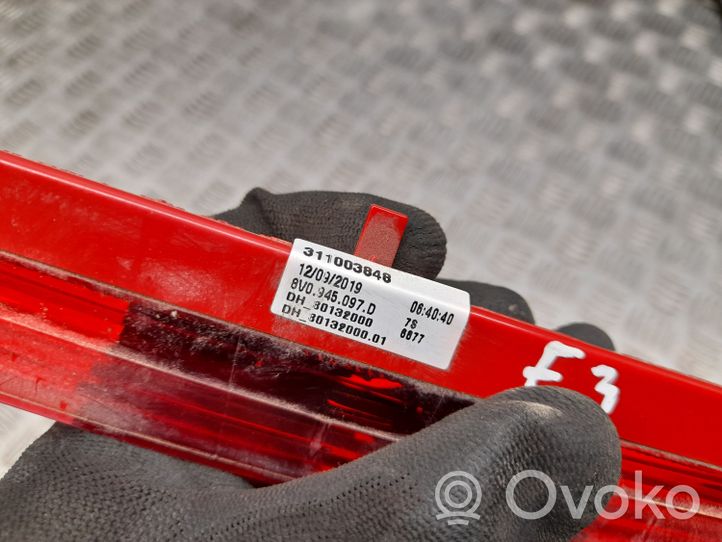 Audi Q3 F3 Trzecie światło stop 8V0945097D