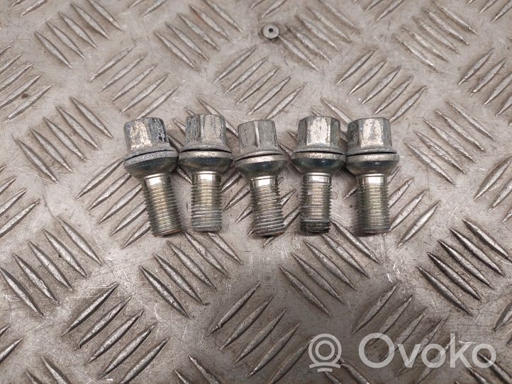 Audi A5 Nuts/bolts 