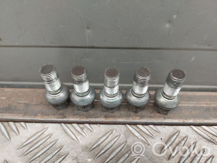 Audi A8 S8 D4 4H Nuts/bolts 