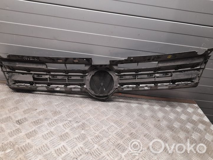 Volkswagen Touareg II Maskownica / Grill / Atrapa górna chłodnicy 7P6853651A