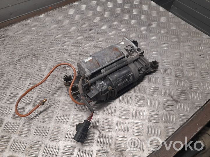 Audi A8 S8 D4 4H Ilmajousituksen kompressoripumppu 4H0616005C