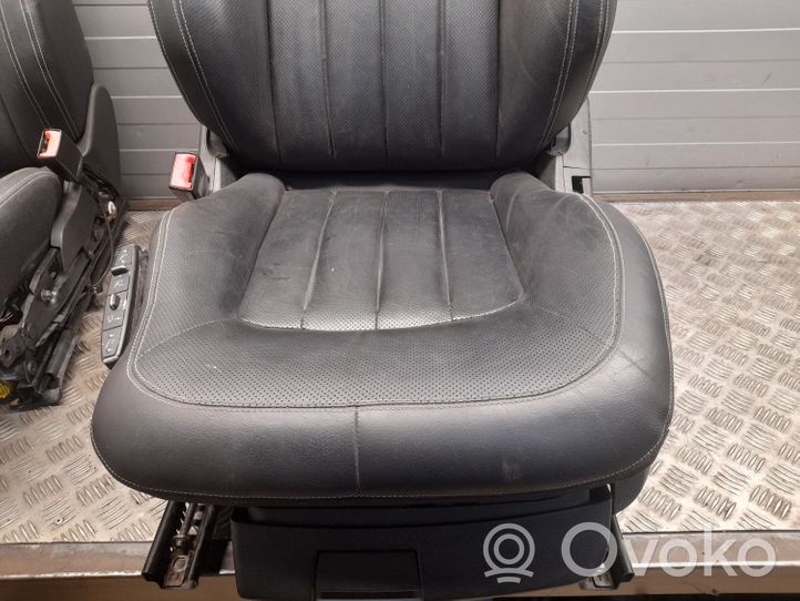 Mercedes-Benz CLS C218 X218 Juego interior A2189201330