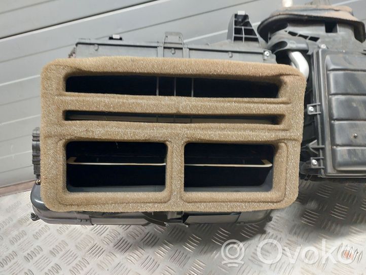 Ford Mustang VI Sisälämmityksen ilmastoinnin korin kokoonpano FR3B19B555