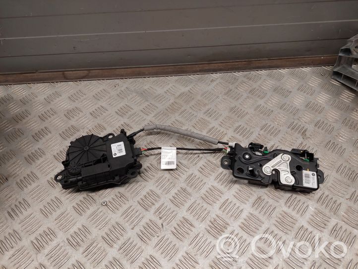 BMW X1 F48 F49 Siłownik elektryczny podnoszenia klapy tylnej / bagażnika 7357112