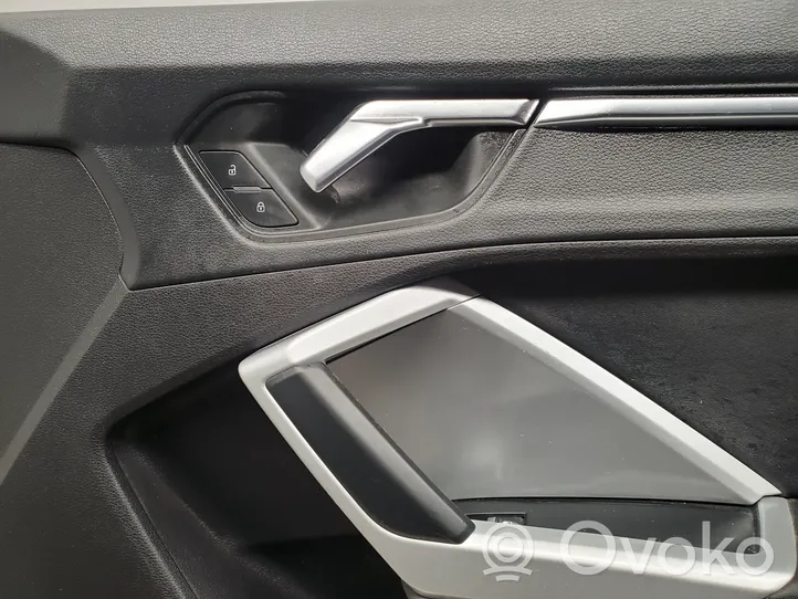 Audi Q3 F3 Revestimiento de puerta delantera 83A971036E