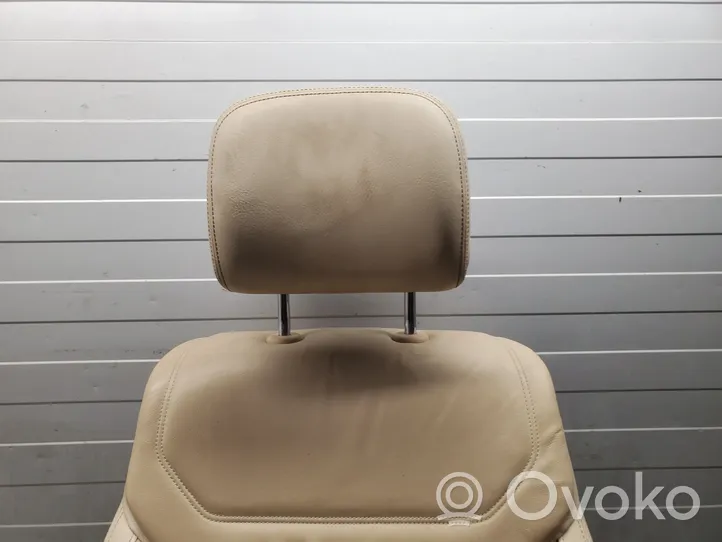 Volkswagen Touareg II Fotel przedni kierowcy 