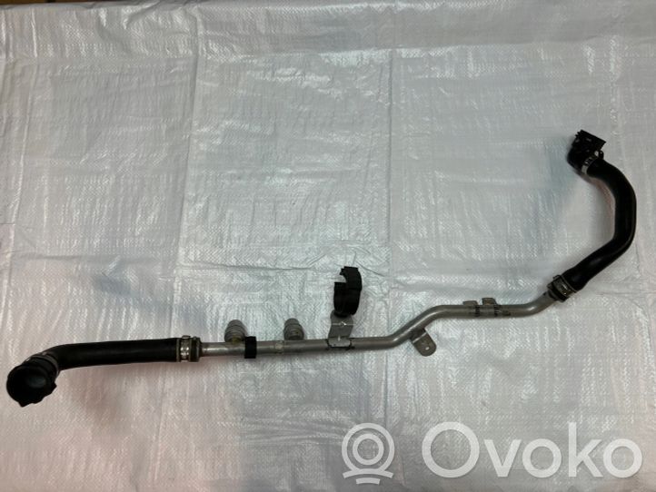 Alfa Romeo Stelvio Tubo flessibile del liquido di raffreddamento del motore 50533859