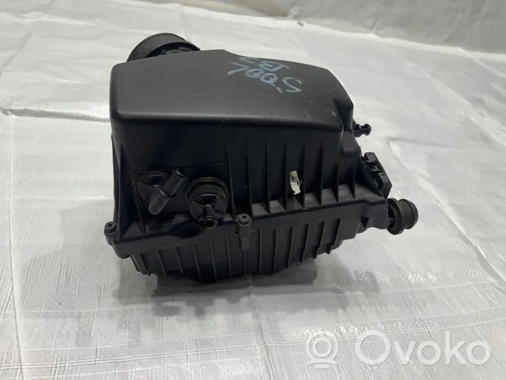 Fiat 500L Obudowa filtra powietrza 51885137