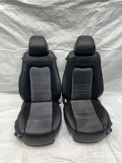 Maserati GranTurismo Fotele / Kanapa / Komplet 