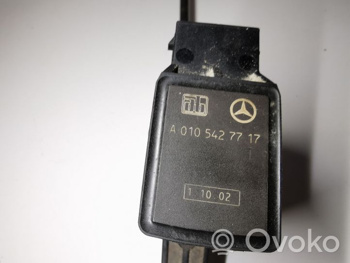 Mercedes-Benz C W203 Capteur de hauteur de suspension arrière A0105427717