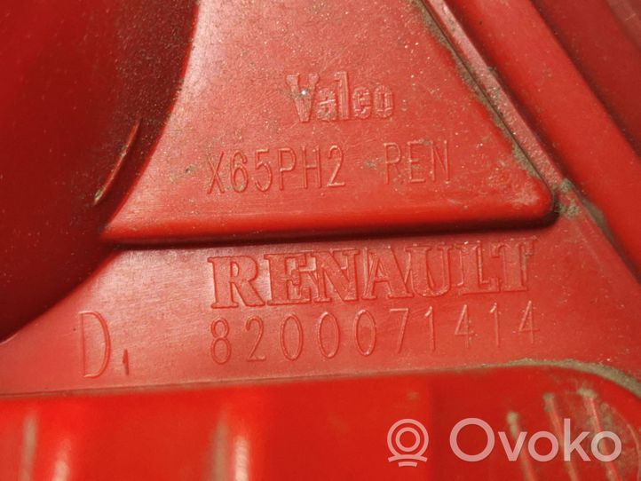 Renault Clio II Rear/tail lights 8200071414