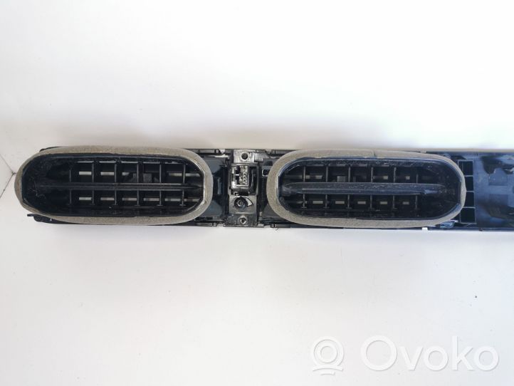 Volvo S80 Dysze / Kratki środkowego nawiewu deski rozdzielczej 30715143