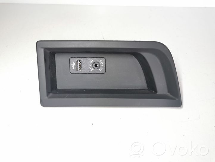 BMW 1 F20 F21 Gniazdo / Złącze AUX 51169207357